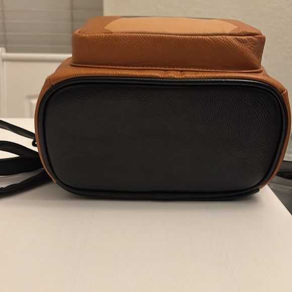 Loungfly Five Nights at Freddy’s - Picture 2 of 9